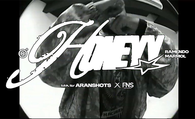 Title card de Honeyy